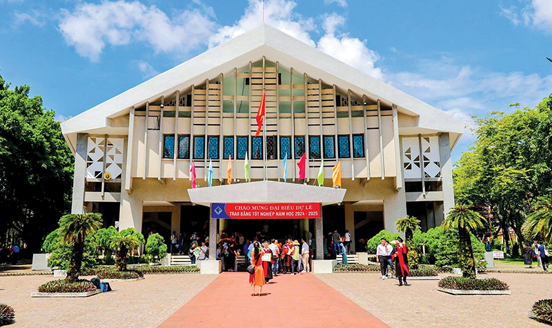 Phấn đấu đưa Đại học Cần Thơ vào nhóm các trường đại học hàng đầu châu Á ở nhiều lĩnh vực